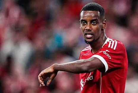 Isak's Debut Offers Star Power Amid Evident Rust