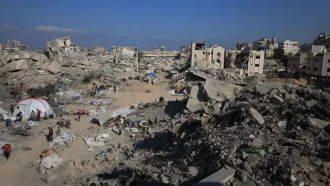 Military Armored Vehicles Push into Key Gazan Civilian District