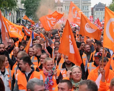 Nationwide Walkout Movement Draws Vast Numbers Marching Throughout France